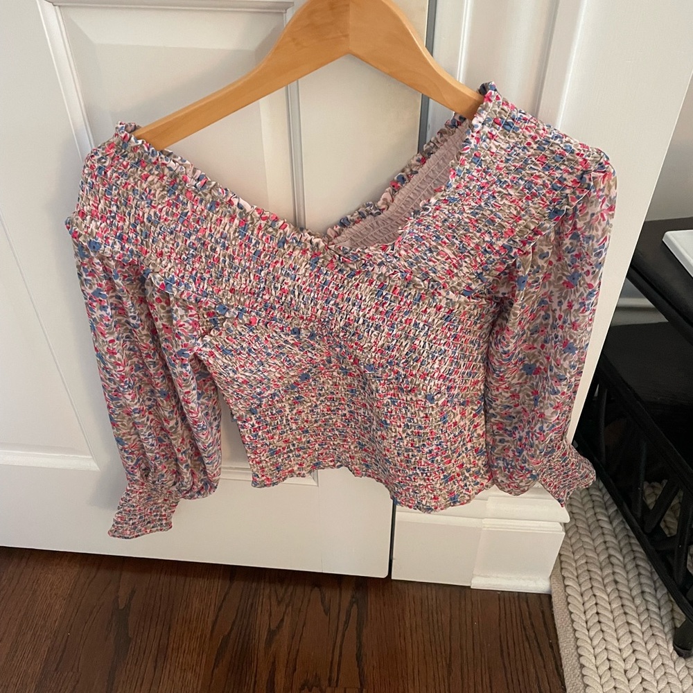 BB Dakota hardly worn super cute blouse